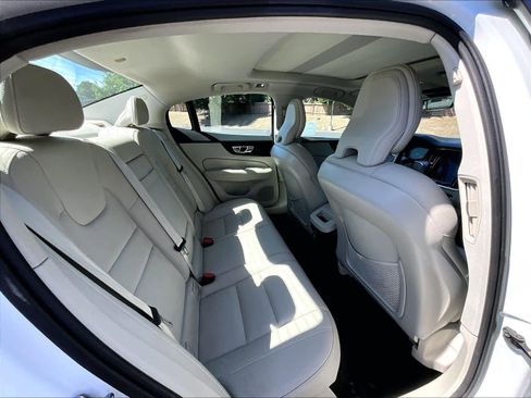 Used 2019 Volvo S60 T5 Momentum w/ Premium Package FWD image 30