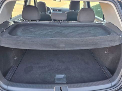 Used 2016 Volkswagen Golf S image 21