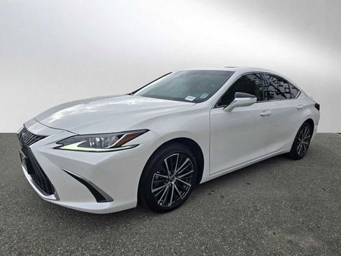 Used 2025 Lexus ES 300h w/ Premium Package image 7