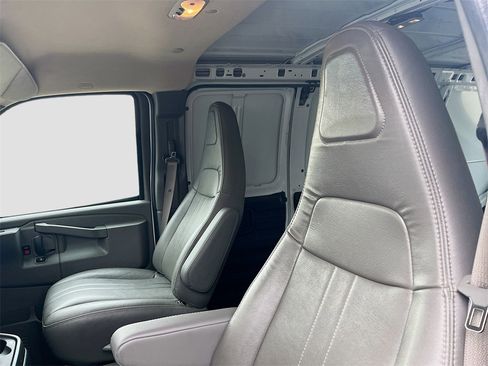 Used 2023 GMC Savana 3500 w/ Driver Convenience Package image 19