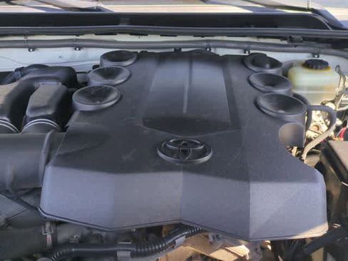 Used 2016 Toyota 4Runner Limited image 15