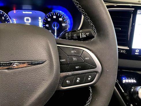 Used 2026 Chrysler Voyager LX FWD image 18