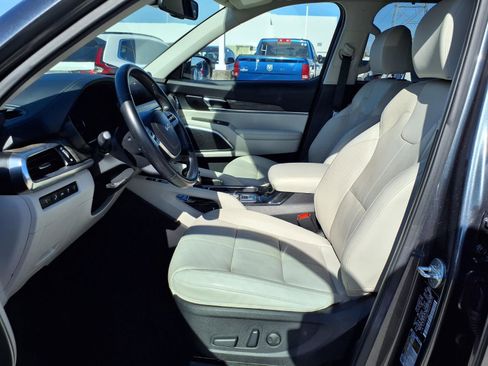 Used 2022 Kia Telluride EX w/ EX Premium Package FWD image 18