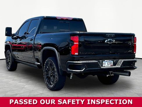 Used 2024 Chevrolet Silverado 2500 High Country w/ High Country Premium Package AWD/4WD image 4