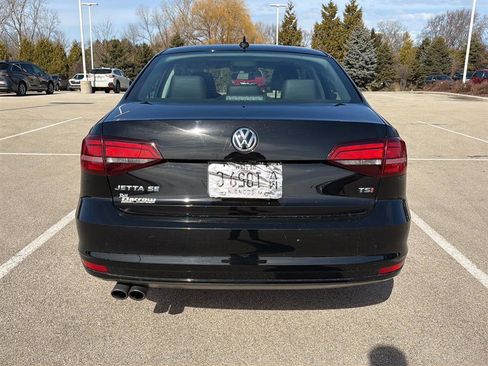 Used 2018 Volkswagen Jetta SE image 19