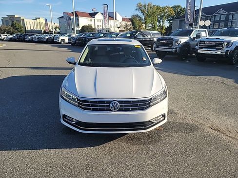 Used 2017 Volkswagen Passat 1.8T SE image 2