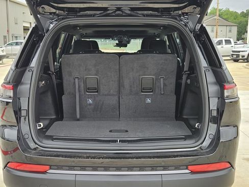 New 2026 Jeep Grand Cherokee L 2WD image 37