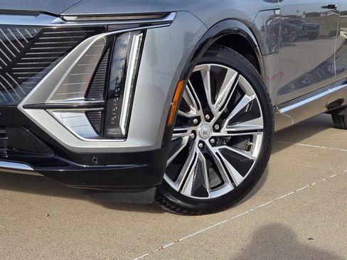 Certified 2025 Cadillac Lyriq Luxury image 7