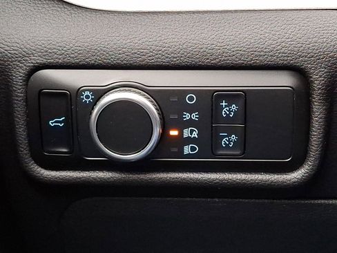 Certified 2023 Ford Explorer XLT image 24