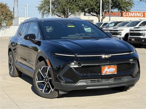 New 2026 Chevrolet Equinox EV LT image 2