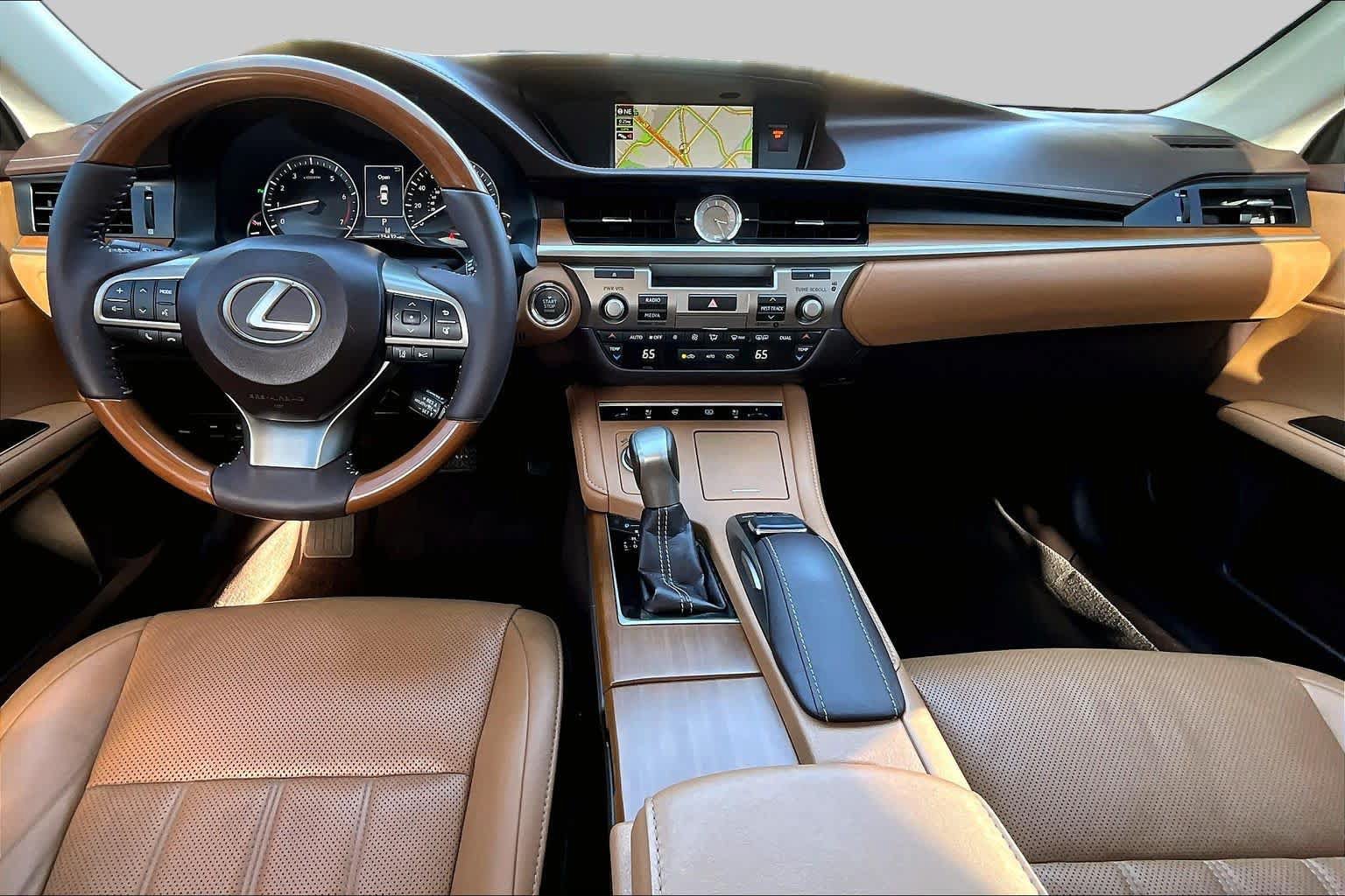 Used 2017 Lexus ES 350 w/ Luxury Package FWD image 14