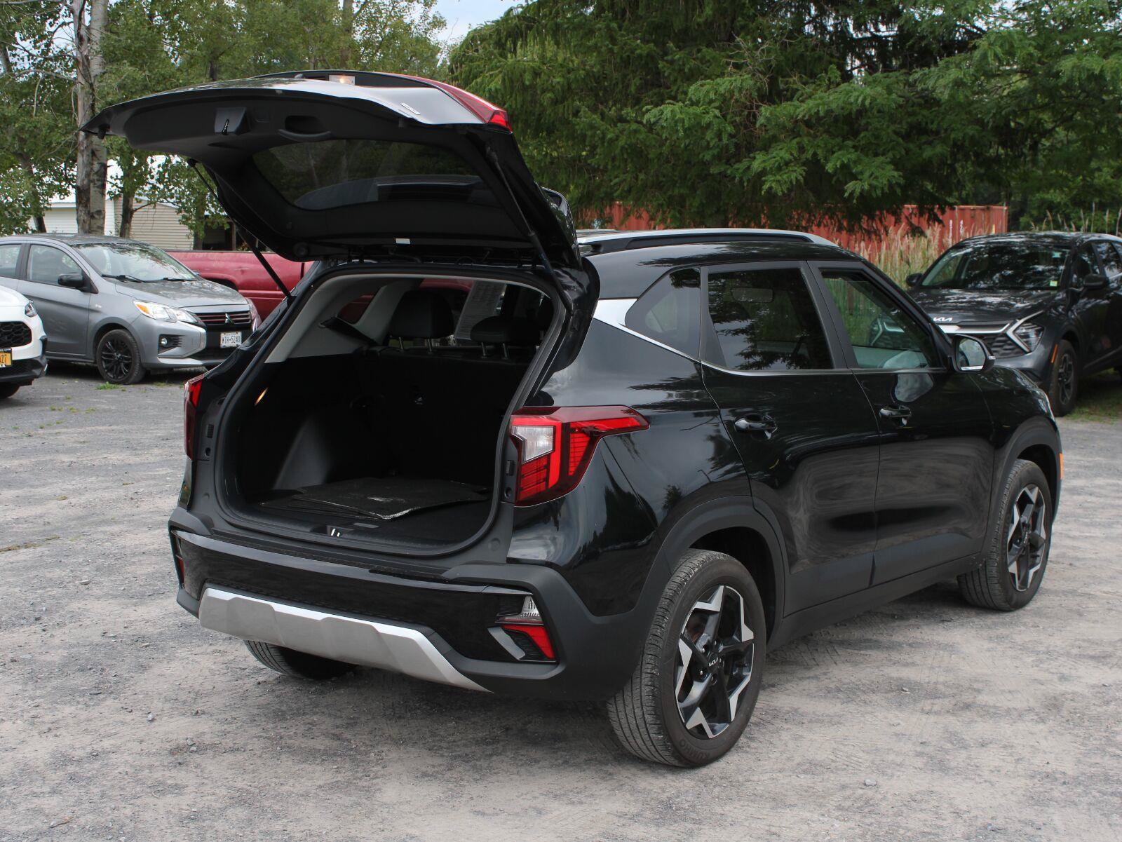Used 2024 Kia Seltos EX AWD/4WD image 7