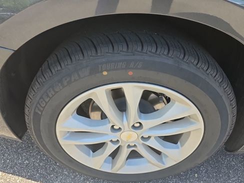 Used 2016 Chevrolet Malibu LT image 17