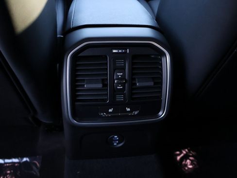 New 2026 Porsche Macan S image 21