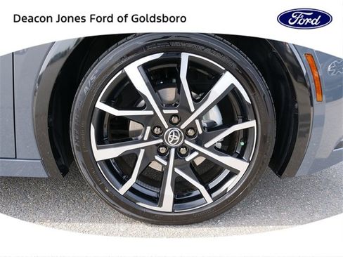 Used 2024 Toyota Prius Prime XSE Premium image 10