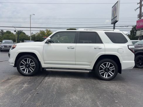 Used 2016 Toyota 4Runner Limited AWD/4WD image 8