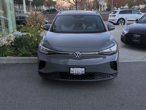 Used 2023 Volkswagen ID.4 Pro image 3