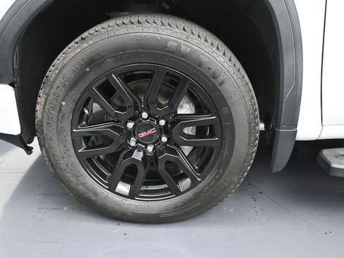 Used 2020 GMC Sierra 1500 Elevation w/ Elevation Value Package image 9