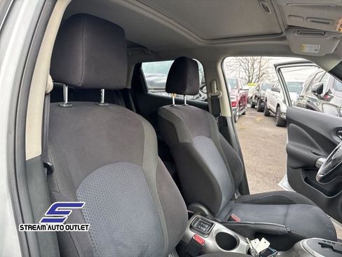 Used 2017 Nissan Juke SV image 31