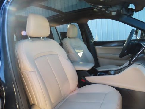 Used 2023 Jeep Grand Cherokee Limited w/ Luxury Tech Group II AWD/4WD image 26