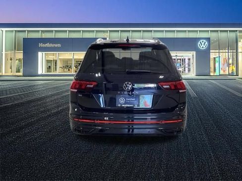Certified 2023 Volkswagen Tiguan SE R-Line FWD image 27