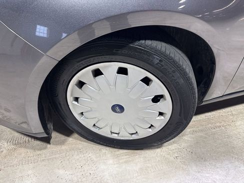 Used 2014 Ford Focus SE FWD image 2