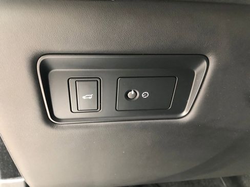 Used 2019 Land Rover Range Rover Long Wheelbase Autobiography image 13
