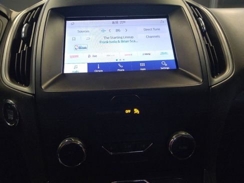 Used 2020 Ford Edge SE FWD image 25