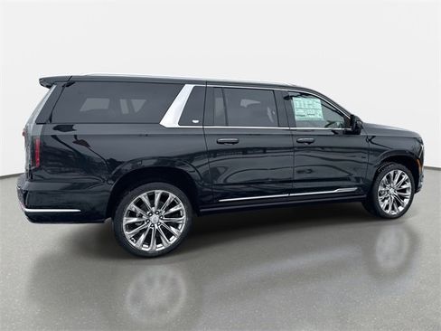 New 2026 Cadillac Escalade ESV Luxury w/ LPO, Radiant Package image 5