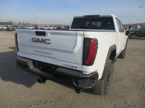 New 2026 GMC Sierra 2500 AT4X image 4