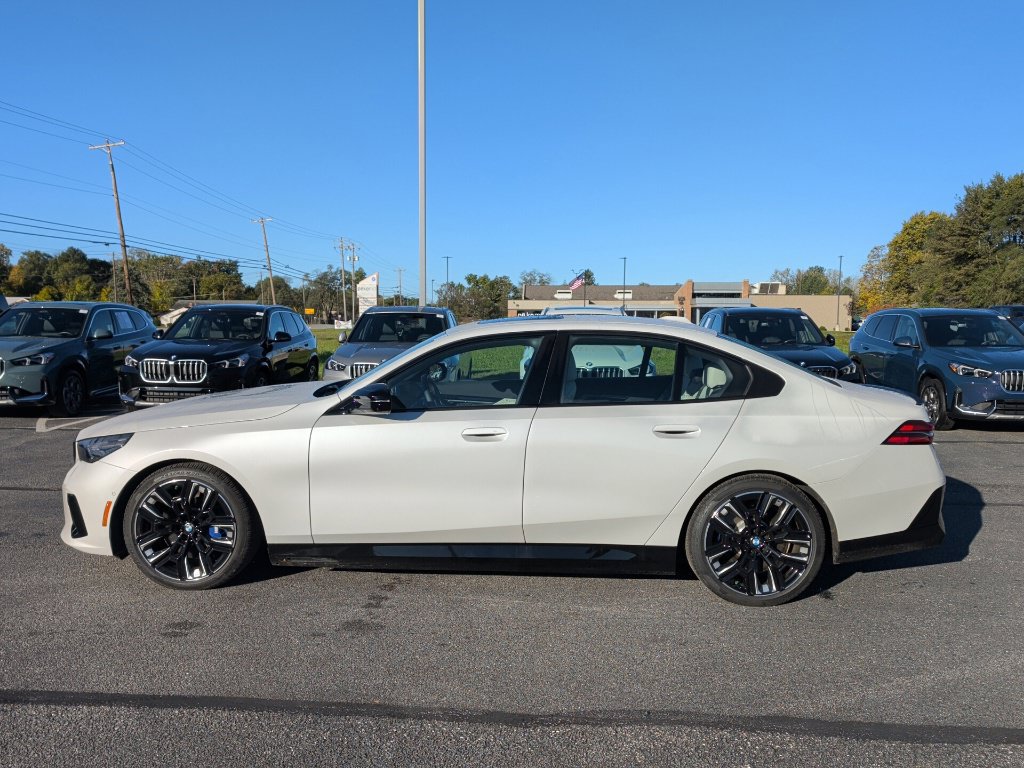Used 2025 BMW i5 M60 w/ Dynamic Handling Package AWD/4WD image 3