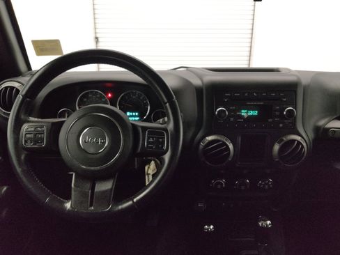 Used 2017 Jeep Wrangler Sport w/ Quick Order Package 24S AWD/4WD image 22