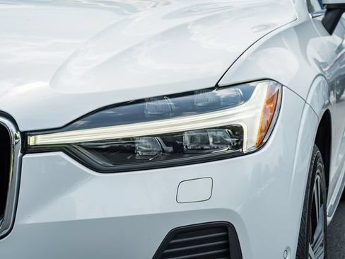 Certified 2023 Volvo XC60 B5 Plus w/ Climate Package AWD/4WD image 13