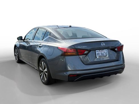 Used 2021 Nissan Altima 2.5 SV image 3