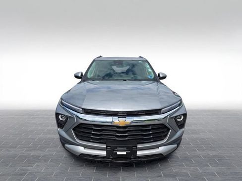 Used 2025 Chevrolet TrailBlazer LT AWD/4WD image 2
