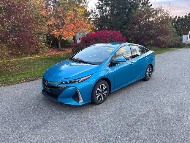 Used 2017 Toyota Prius Prime Premium w/ Carpet Mat Package FWD image 7