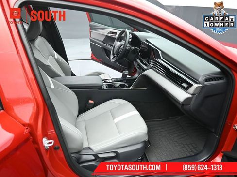 Used 2025 Toyota Camry SE image 34