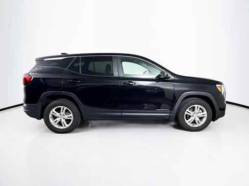 Used 2024 GMC Terrain SLE AWD/4WD image 2