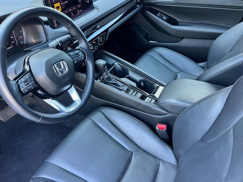 Used 2024 Honda Accord Touring image 4