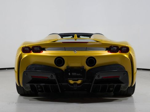 Used 2022 Ferrari SF90 Spider image 12