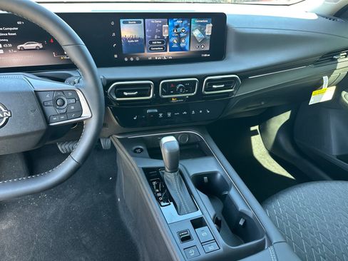 New 2026 Nissan Sentra SV w/ SV Convenience Package FWD image 25