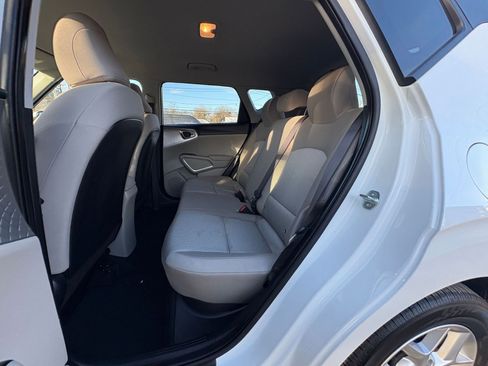 Used 2025 Kia Soul LX w/ LX Technology Package image 23