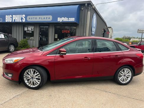 Used 2017 Ford Focus Titanium image 3