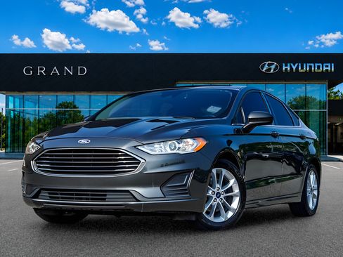 Used 2020 Ford Fusion SE FWD image 1