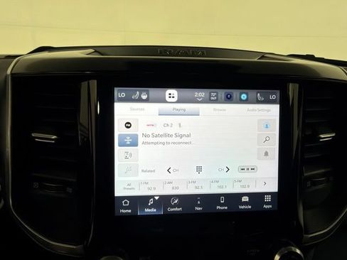 Used 2022 RAM 1500 Laramie AWD/4WD image 17
