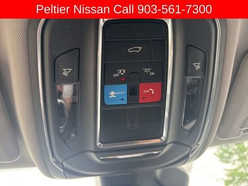 Used 2023 Jeep Grand Cherokee Limited w/ Black Appearance Package image 21