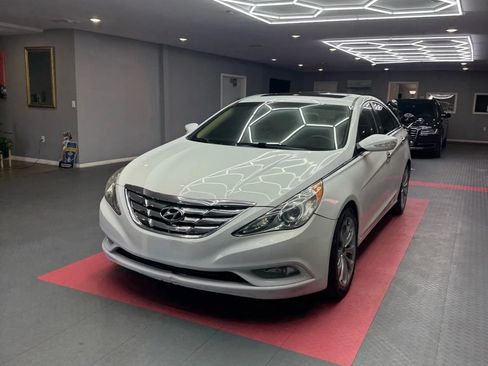 Used 2011 Hyundai Sonata Limited w/ Navigation Pkg 5 FWD image 3