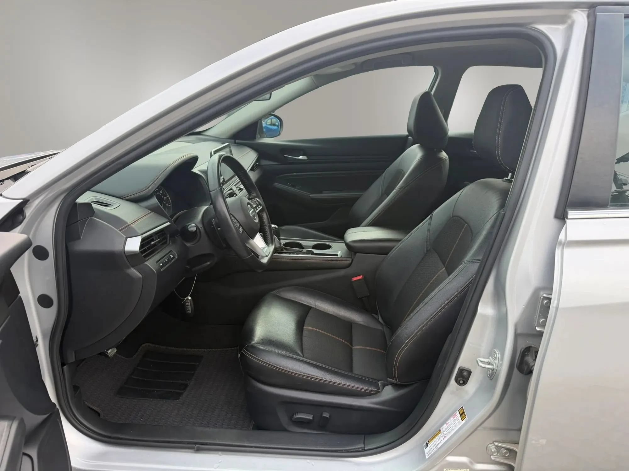 Used 2020 Nissan Altima 2.5 SR FWD image 25