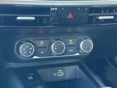 Used 2025 Nissan Kicks S image 26