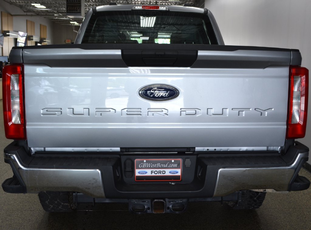 Certified 2023 Ford F250 XL w/ XL Off-Road Package AWD/4WD image 5